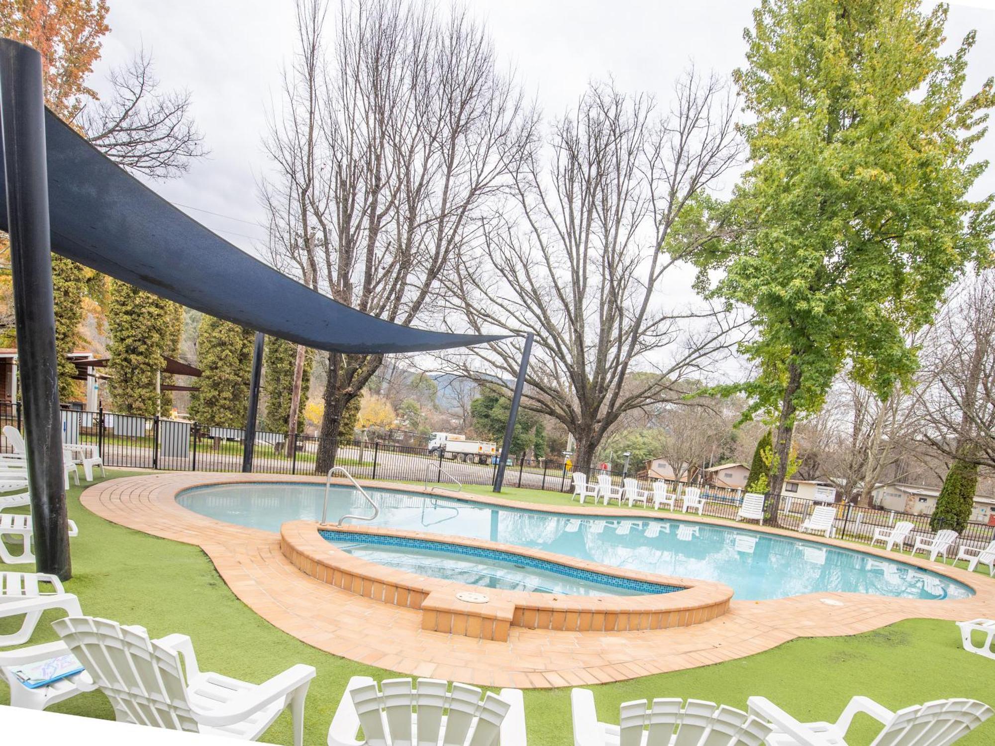Nrma Bright Holiday Park Exterior foto
